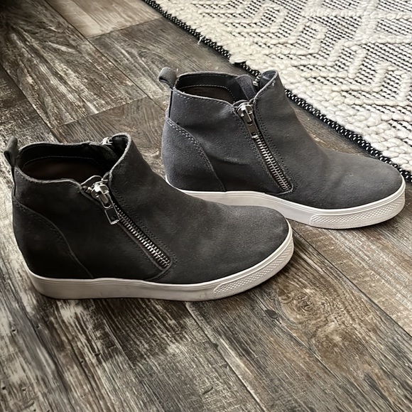 Steve Madden grey wedge sneaker size 8.5 - Picture 3 of 6